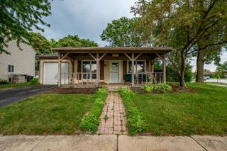 2S677 Wembly Drive, Warrenville, IL 60555