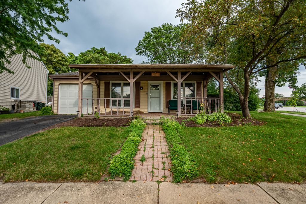 2S677 Wembly Drive, Warrenville, IL 60555