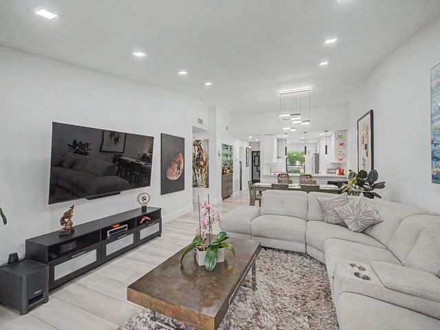 5154 Oakhill Lane 1022, Delray Beach, FL 33484