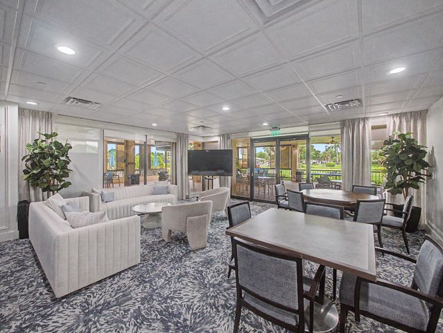 5154 Oakhill Lane 1022, Delray Beach, FL 33484