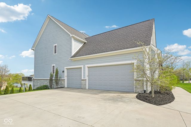 16637 Holly Oak Drive, Westfield, IN 46074
