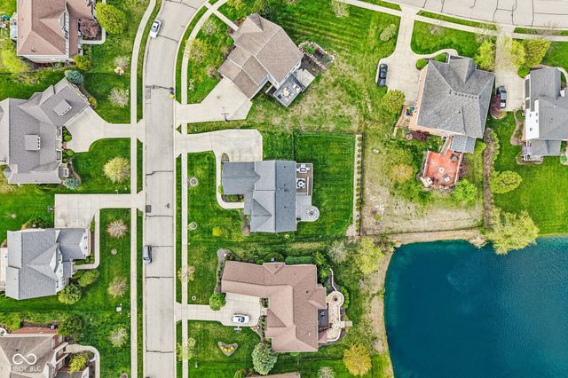 16637 Holly Oak Drive, Westfield, IN 46074