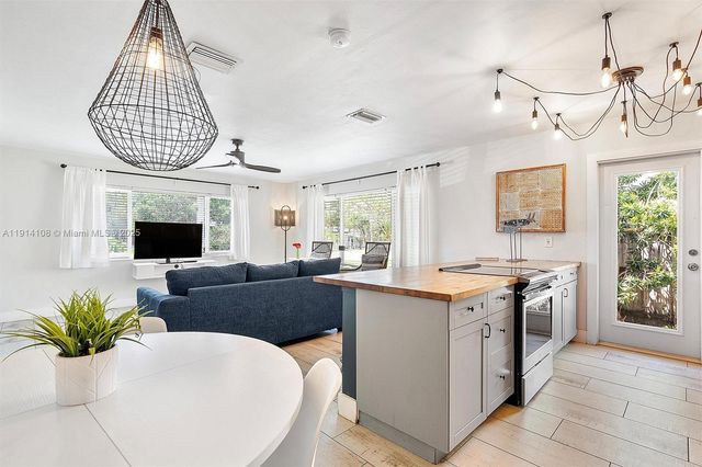 1411 NE 12th St, Fort Lauderdale, FL 33304