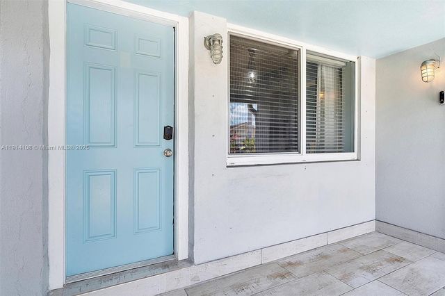 1411 NE 12th St, Fort Lauderdale, FL 33304