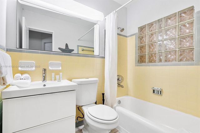 1411 NE 12th St, Fort Lauderdale, FL 33304