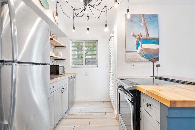 1411 NE 12th St, Fort Lauderdale, FL 33304