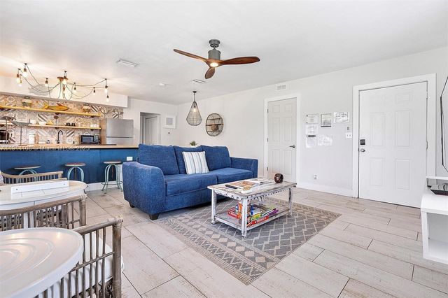 1411 NE 12th St, Fort Lauderdale, FL 33304