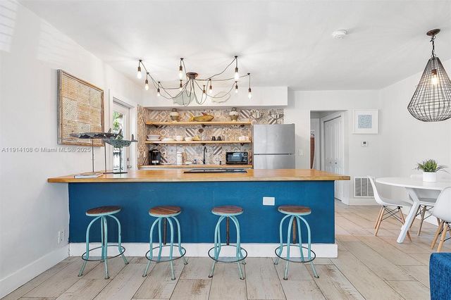 1411 NE 12th St, Fort Lauderdale, FL 33304