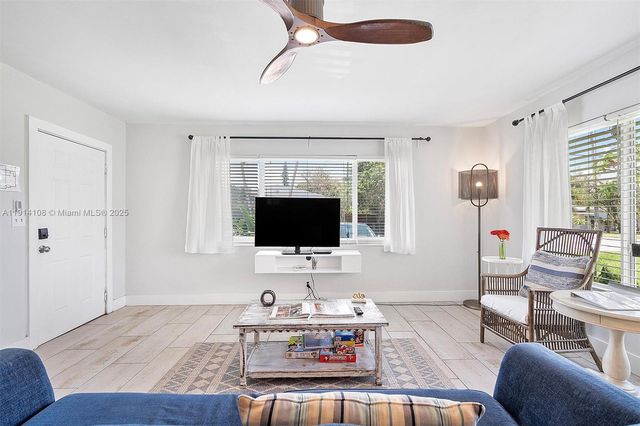 1411 NE 12th St, Fort Lauderdale, FL 33304