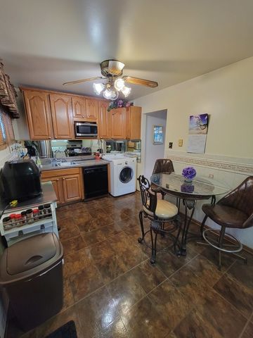 15120 Lincoln Avenue, Harvey, IL 60426