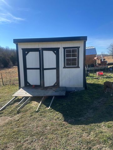 720 Redwood Lane, Mammoth Spring, AR 72554