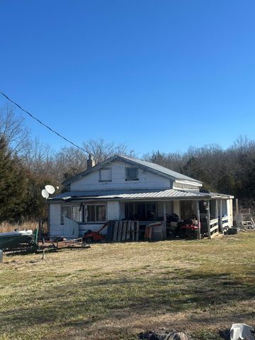 720 Redwood Lane, Mammoth Spring, AR 72554