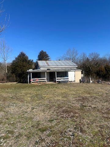 720 Redwood Lane, Mammoth Spring, AR 72554