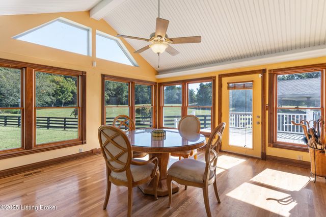 5607 Blevins Gap Rd, Louisville, KY 40272