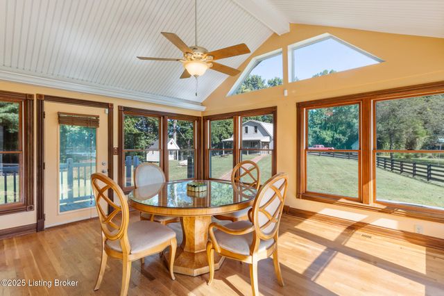 5607 Blevins Gap Rd, Louisville, KY 40272