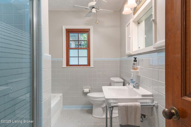 5607 Blevins Gap Rd, Louisville, KY 40272