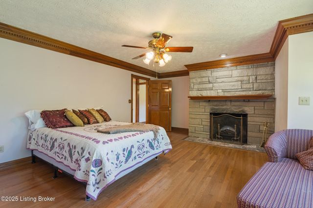 5607 Blevins Gap Rd, Louisville, KY 40272