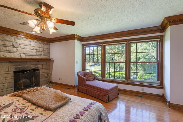 5607 Blevins Gap Rd, Louisville, KY 40272