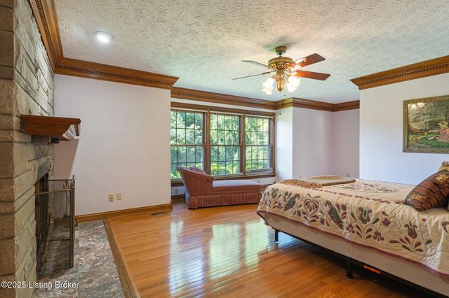 5607 Blevins Gap Rd, Louisville, KY 40272