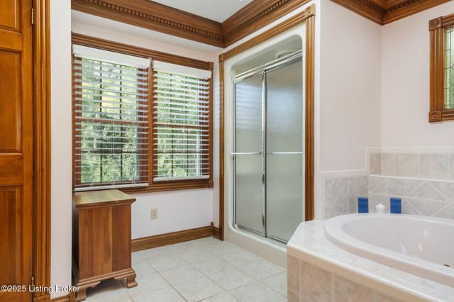 5607 Blevins Gap Rd, Louisville, KY 40272