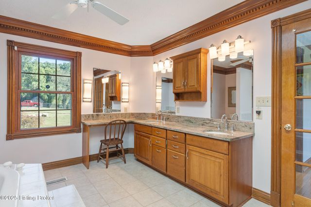 5607 Blevins Gap Rd, Louisville, KY 40272