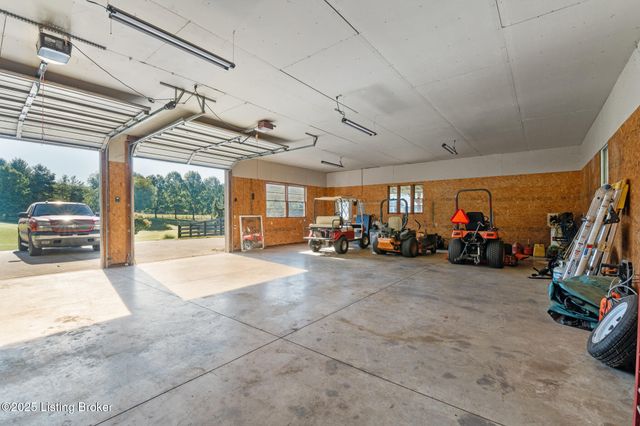 5607 Blevins Gap Rd, Louisville, KY 40272