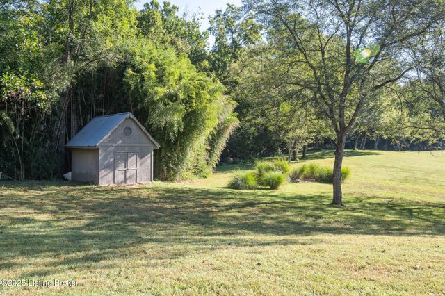 5607 Blevins Gap Rd, Louisville, KY 40272