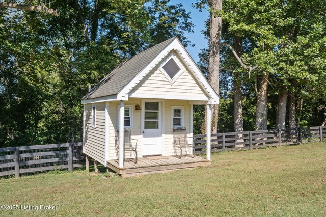 5607 Blevins Gap Rd, Louisville, KY 40272