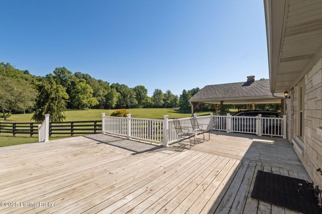 5607 Blevins Gap Rd, Louisville, KY 40272