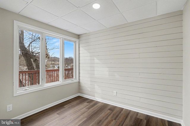 43 W HIGH ST, Windsor, PA 17366