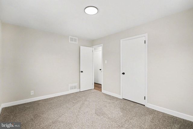 43 W HIGH ST, Windsor, PA 17366