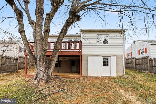 43 W HIGH ST, Windsor, PA 17366