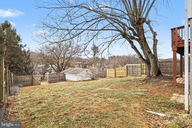 43 W HIGH ST, Windsor, PA 17366