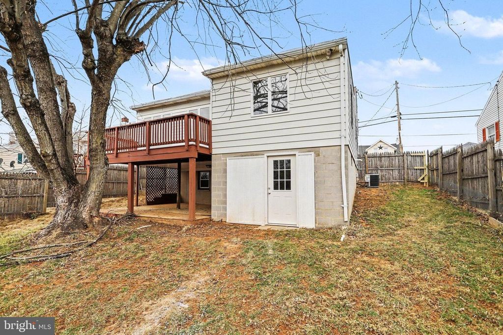 Image 38 of property listing at 43 W HIGH ST, Windsor, PA 17366