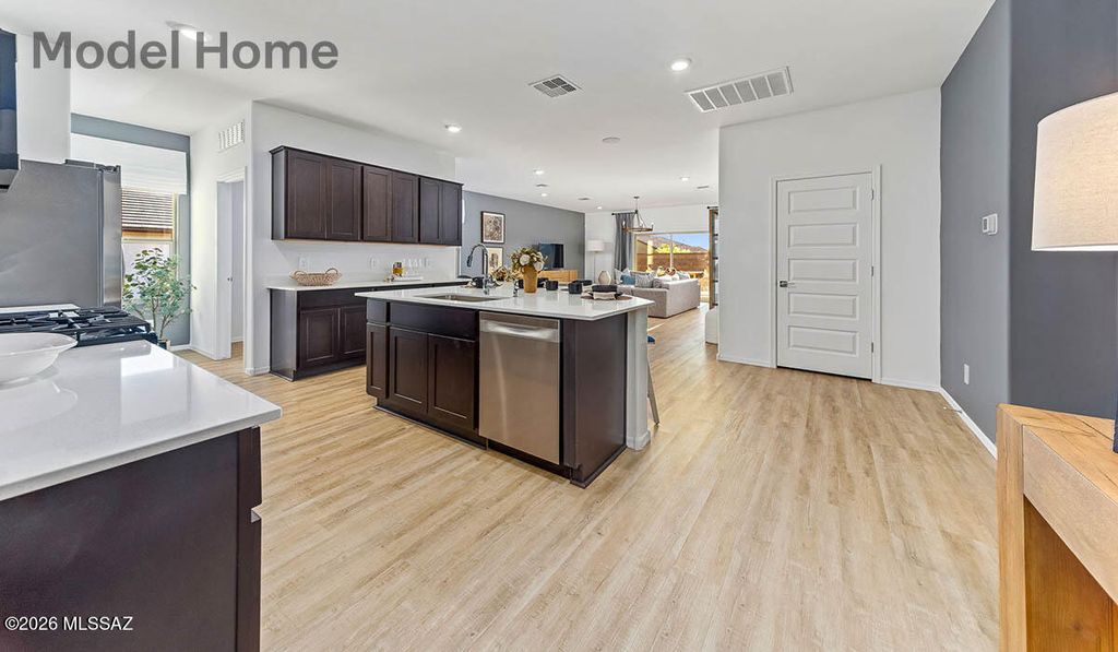 Image 2 of property listing at 1138 S Grantham Drive, Vail, AZ 85641