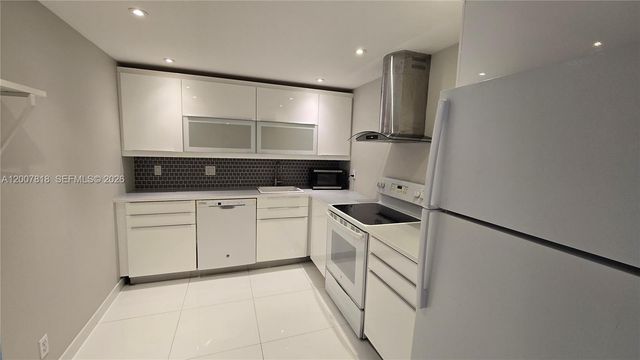 2500 Parkview Dr 2317, Hallandale Beach, FL 33009