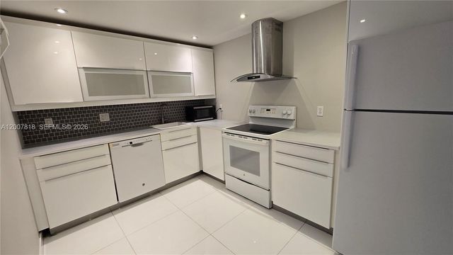 2500 Parkview Dr 2317, Hallandale Beach, FL 33009