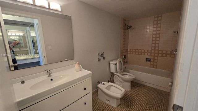 2500 Parkview Dr 2317, Hallandale Beach, FL 33009