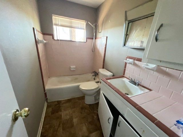 100 Post Oak, Hilltop Lakes, TX 77871