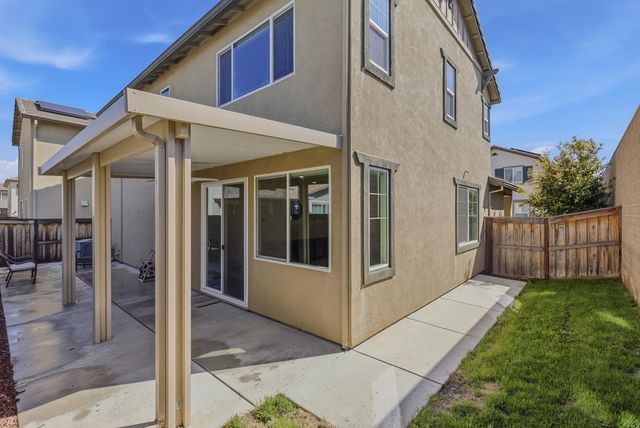 925 Lincolnshire Cir, Lincoln, CA 95648