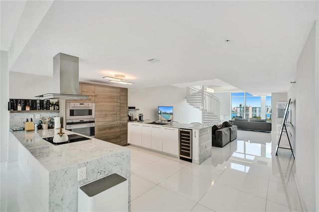 400 Sunny Isles Boulevard 2005, Sunny Isles Beach, FL 33160