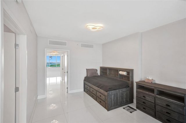 400 Sunny Isles Boulevard 2005, Sunny Isles Beach, FL 33160