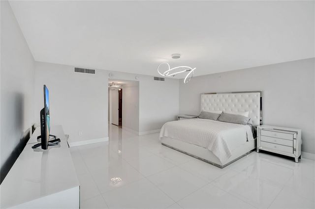 400 Sunny Isles Boulevard 2005, Sunny Isles Beach, FL 33160