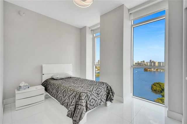 400 Sunny Isles Boulevard 2005, Sunny Isles Beach, FL 33160