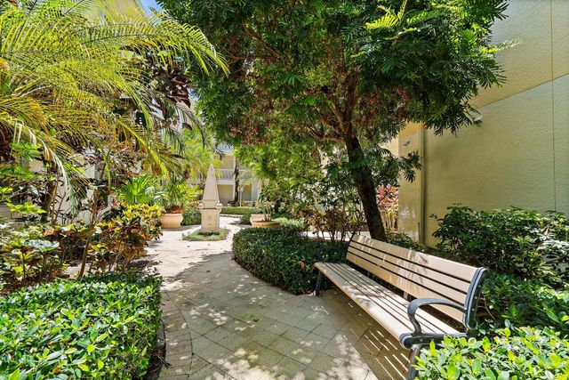 275 Murcia Drive 104, Jupiter, FL 33458