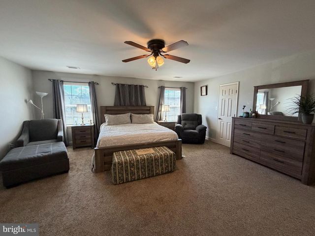 8905 EDMONSTON DR, Bristow, VA 20136