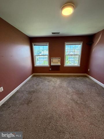 8905 EDMONSTON DR, Bristow, VA 20136