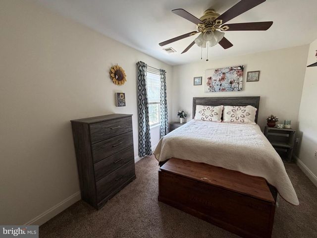 8905 EDMONSTON DR, Bristow, VA 20136