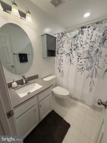 8905 EDMONSTON DR, Bristow, VA 20136