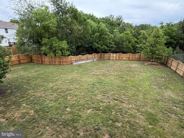 8905 EDMONSTON DR, Bristow, VA 20136
